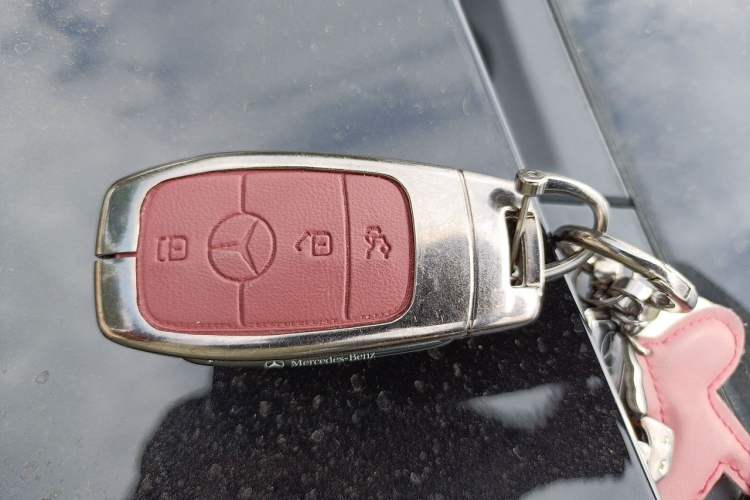 Used Mercedes-Benz Vito 2023 2.0T Business Version 7 Seats Vehicle Key