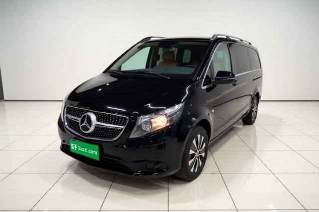 Ojetý Mercedes-Benz Vito 2023 2.0T Elite Version 7 Seats