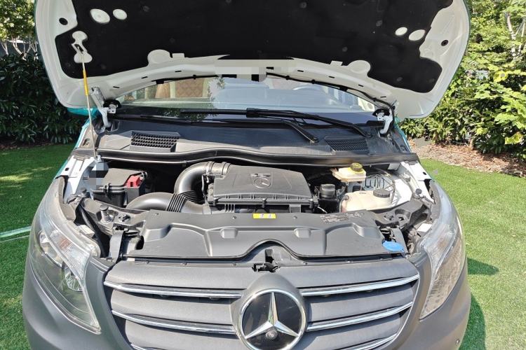 Used Mercedes-Benz Vito  Engine Bay