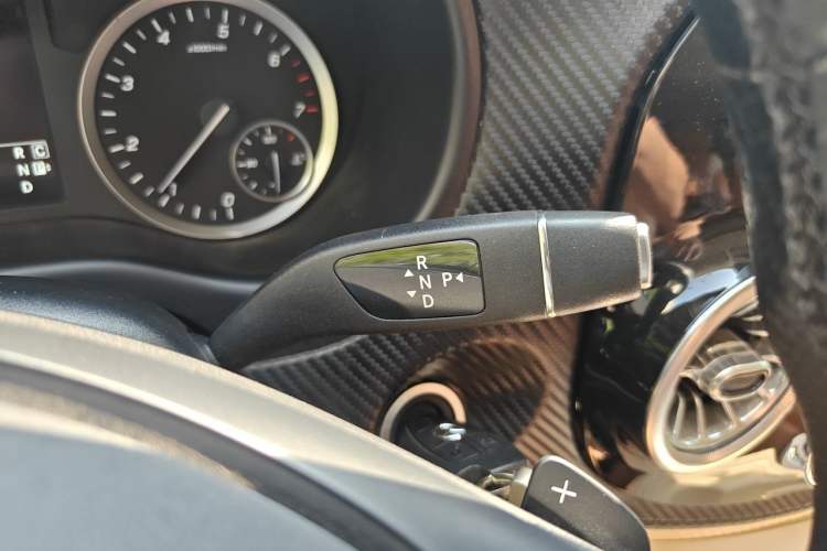 Used Mercedes-Benz Vito  Gear Lever