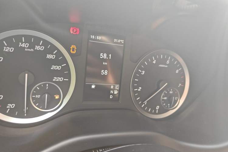 Used Mercedes-Benz Vito  Odometer Close Up
