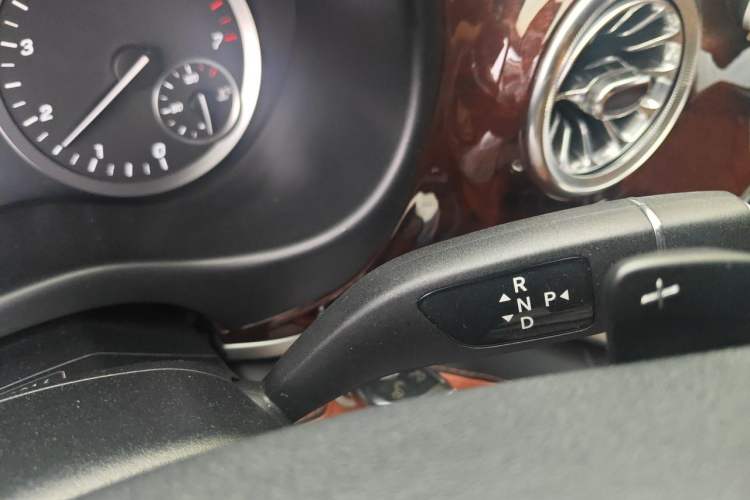 Used Mercedes-Benz Vito  Gear Lever