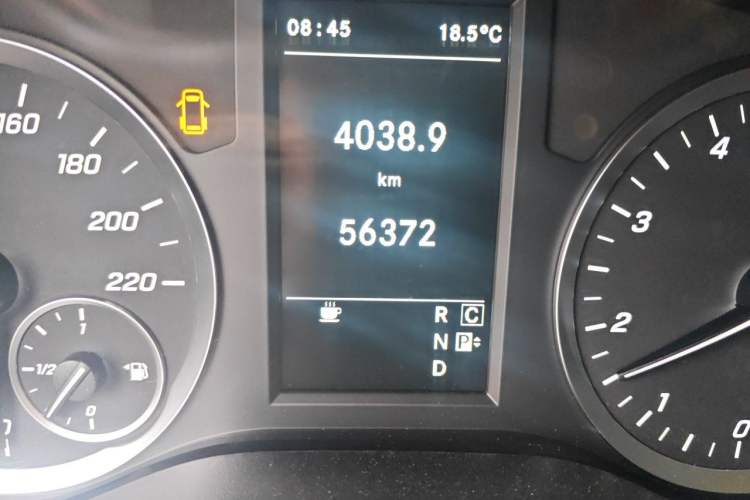 Used Mercedes-Benz Vito  Odometer Close Up