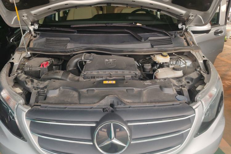 Used Mercedes-Benz Vito 2023 2.0T Business Version 7 Seats Engine Bay