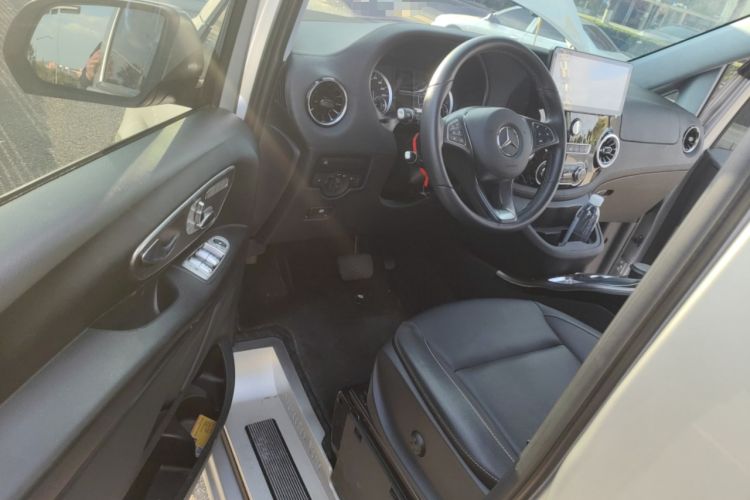 Used Mercedes-Benz Vito 2023 2.0T Business Version 7 Seats Interior 3