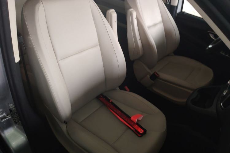 Used Mercedes-Benz Vito 2023 2.0T Business Version 7 Seats Right Front Seat