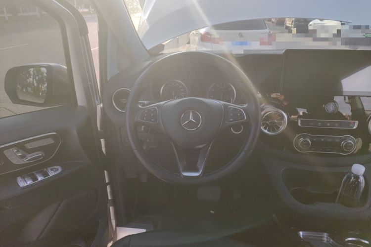 Used Mercedes-Benz Vito 2023 2.0T Business Version 7 Seats Steering Wheel