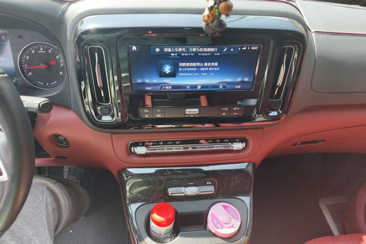 Used Mercedes-Benz Vito 2024 2.0T Business Version 7 Seats Audio And AC Panel