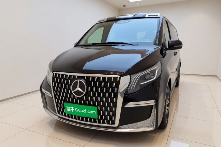 Mercedes-Benz Vito 2024 2.0T Business Version 7 Seats