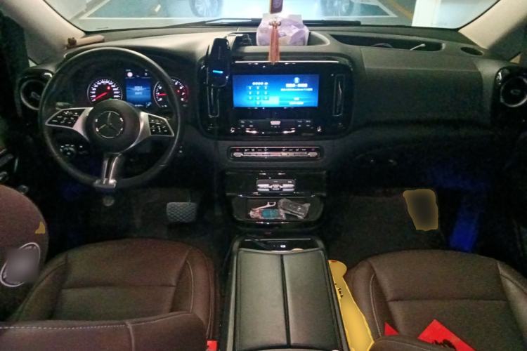 Used Mercedes-Benz Vito 2024 2.0T Business Version 7 Seats Center Console