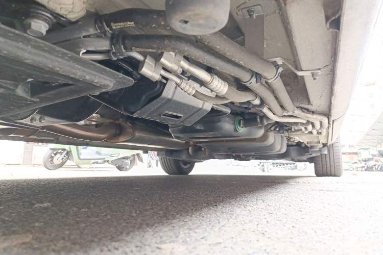 Used Mercedes-Benz Vito 2024 2.0T Business Version 7 Seats Chassis Front Left