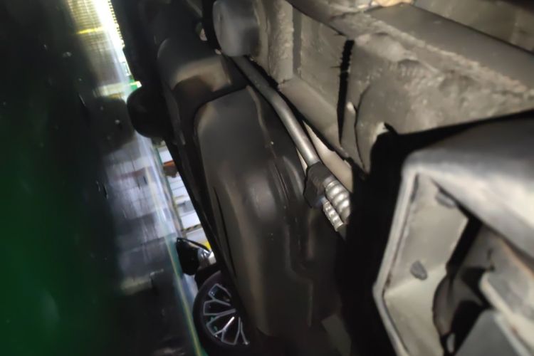Used Mercedes-Benz Vito 2024 2.0T Business Version 7 Seats Chassis Rear Left