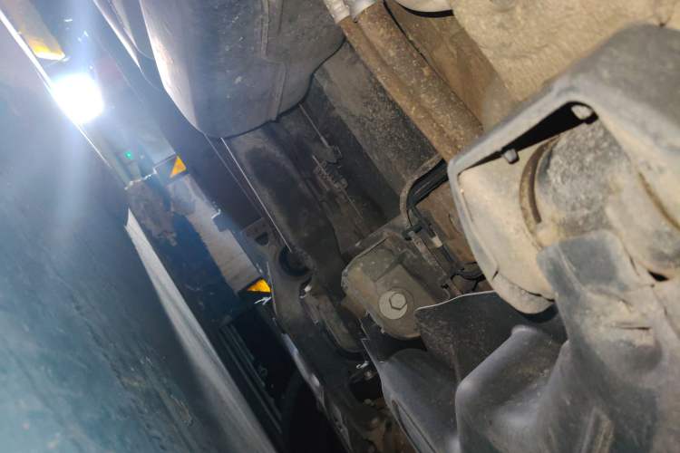 Used Mercedes-Benz Vito 2024 2.0T Business Version 7 Seats Chassis Rear Left