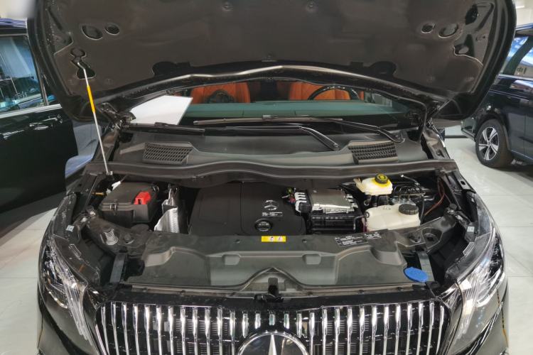 Used Mercedes-Benz Vito 2024 2.0T Business Version 7 Seats Engine Bay