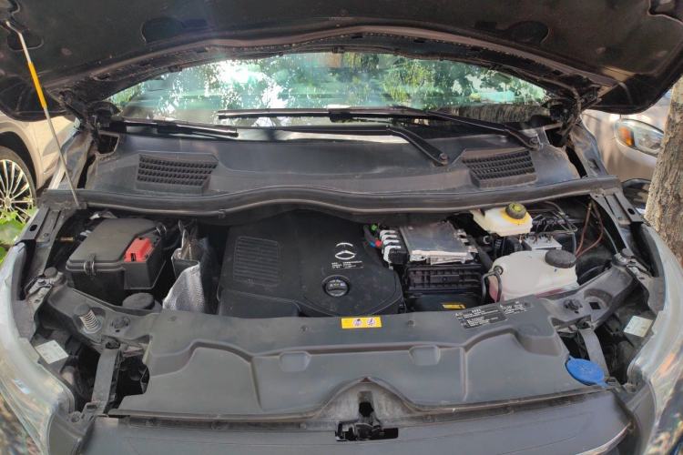 Used Mercedes-Benz Vito 2024 2.0T Elite Version 7 Seats Engine Bay