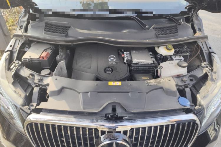 Used Mercedes-Benz Vito 2024 2.0T Elite Version 7 Seats Engine Bay