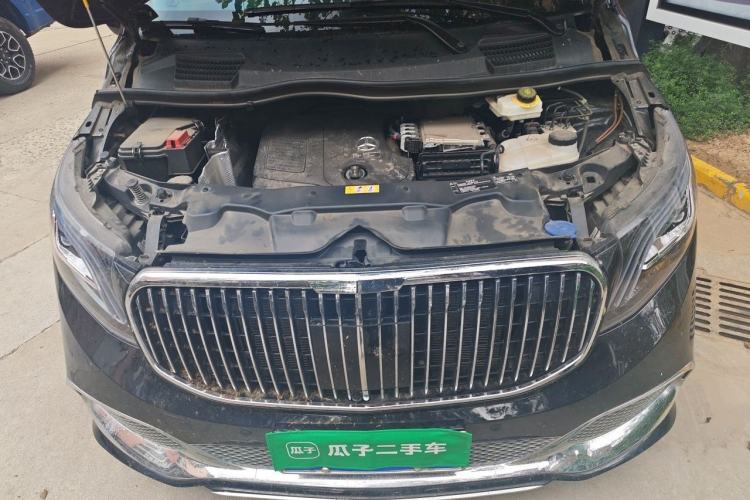 Used Mercedes-Benz Vito 2024 2.0T Elite Version 7 Seats Engine Bay
