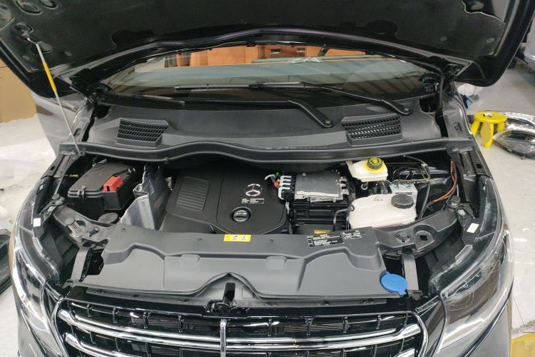 Used Mercedes-Benz Vito 2024 2.0T Elite Version 7 Seats Engine Bay