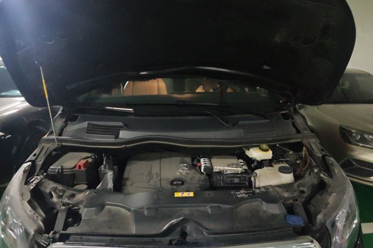 Used Mercedes-Benz Vito 2024 2.0T Elite Version 7 Seats Engine Bay