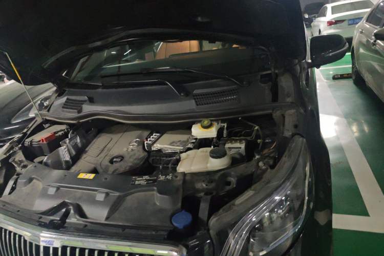 Used Mercedes-Benz Vito 2024 2.0T Elite Version 7 Seats Engine Bay Left