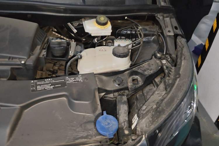 Used Mercedes-Benz Vito 2024 2.0T Business Version 7 Seats Engine Bay Left