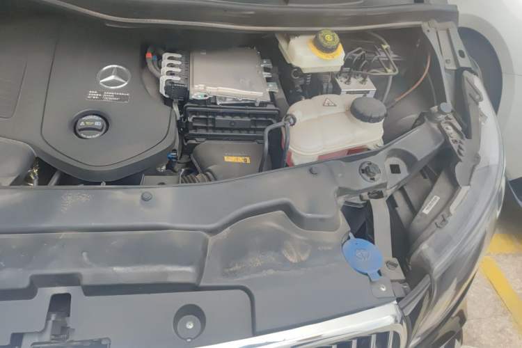 Used Mercedes-Benz Vito 2024 2.0T Elite Version 7 Seats Engine Bay Left