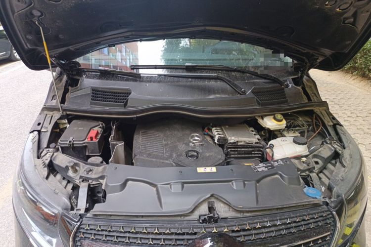 Used Mercedes-Benz Vito 2024 2.0T Business Version 7 Seats Engine Bay