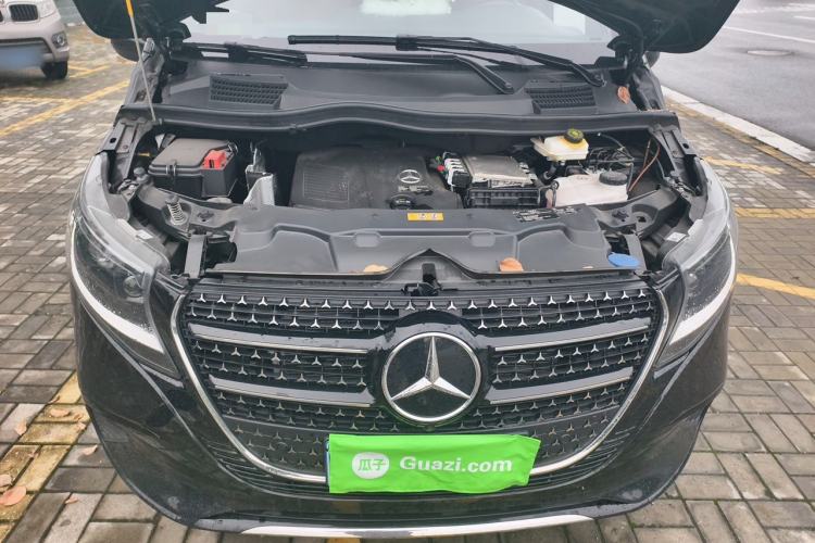 Used Mercedes-Benz Vito 2024 2.0T Elite Version 7 Seats Engine Bay