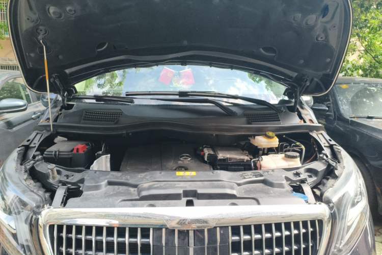 Used Mercedes-Benz Vito 2024 2.0T Elite Version 7 Seats Engine Bay