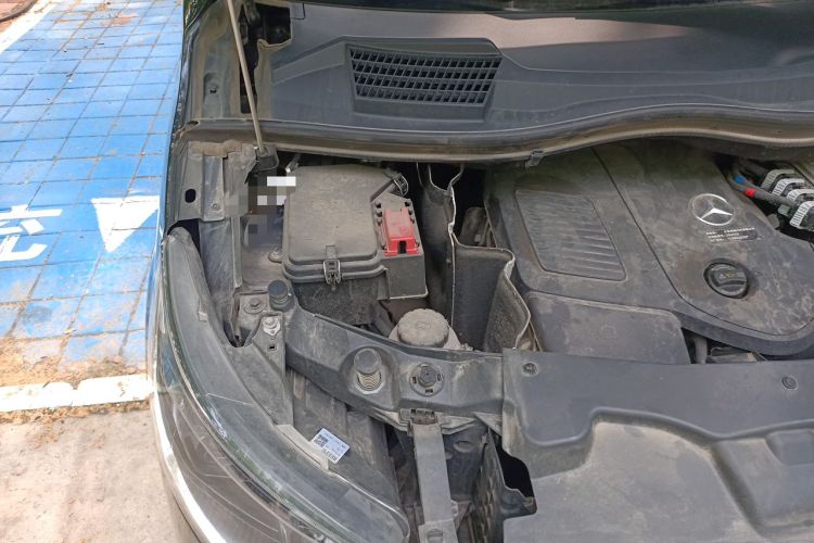 Used Mercedes-Benz Vito 2024 2.0T Business Version 7 Seats Engine Bay Right