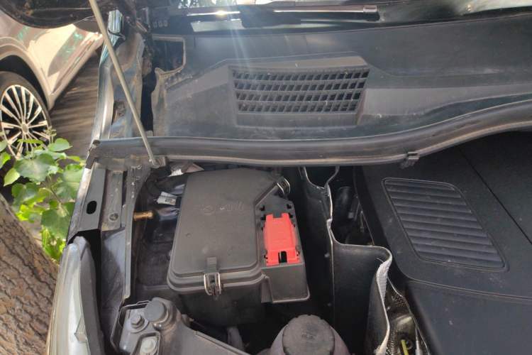 Used Mercedes-Benz Vito 2024 2.0T Elite Version 7 Seats Engine Bay Right