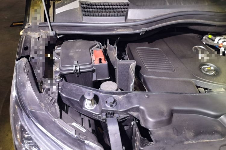 Used Mercedes-Benz Vito 2024 2.0T Business Version 7 Seats Engine Bay Right