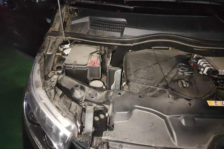 Used Mercedes-Benz Vito 2024 2.0T Business Version 7 Seats Engine Bay Right