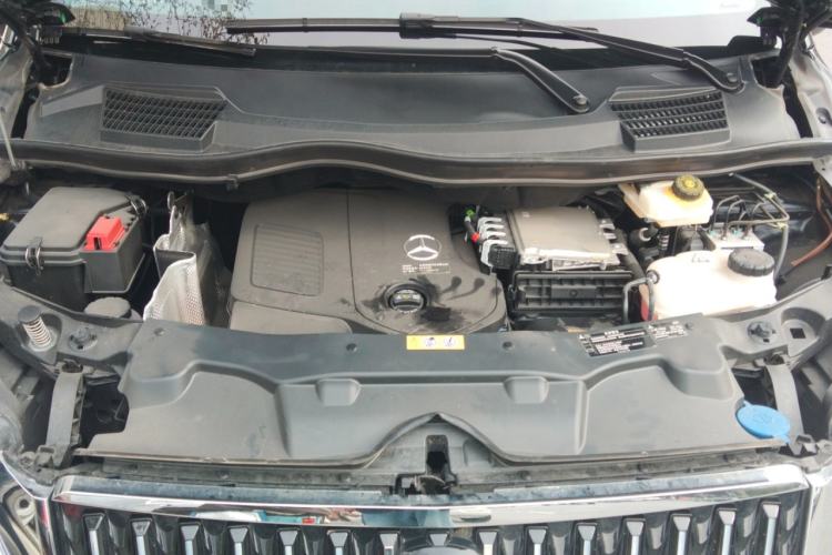 Used Mercedes-Benz Vito 2024 2.0T Business Version 7 Seats Engine Bay