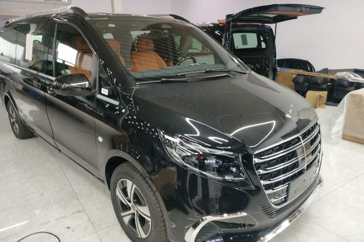 Used Mercedes-Benz Vito 2024 2.0T Elite Version 7 Seats Exterior 2