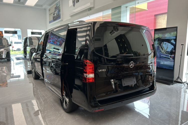 Used Mercedes-Benz Vito 2024 2.0T Business Version 7 Seats Exterior 3