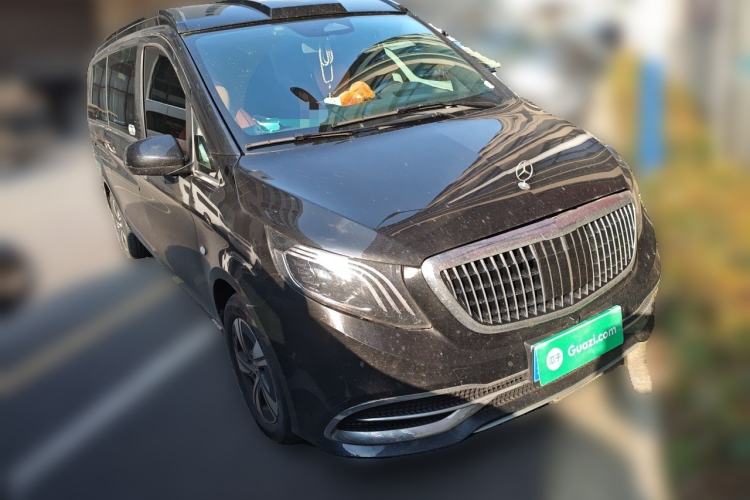 Used Mercedes-Benz Vito 2024 2.0T Elite Version 7 Seats Front Right 45 Deg