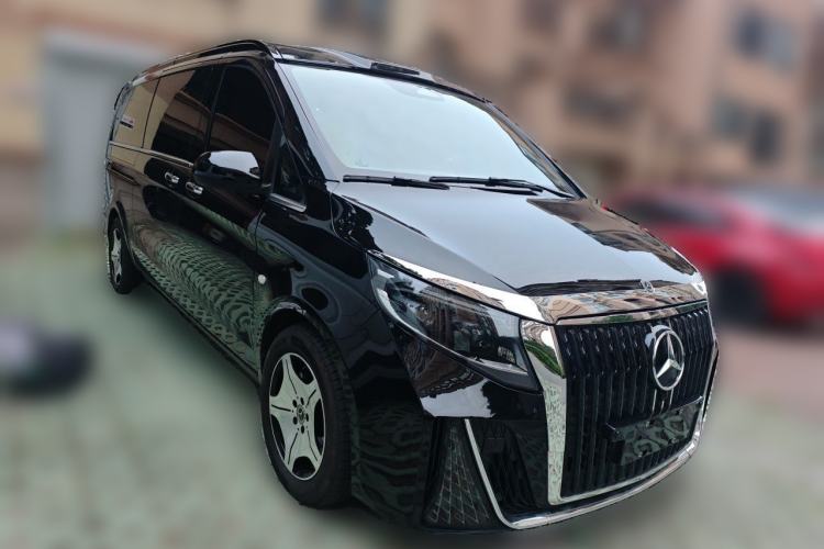 Used Mercedes-Benz Vito 2024 2.0T Elite Version 7 Seats Front Right 45 Deg
