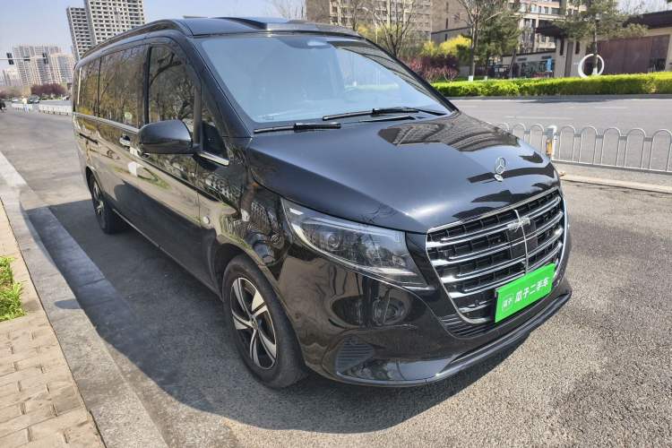 Used Mercedes-Benz Vito 2024 2.0T Business Version 7 Seats Front Right 45 Deg