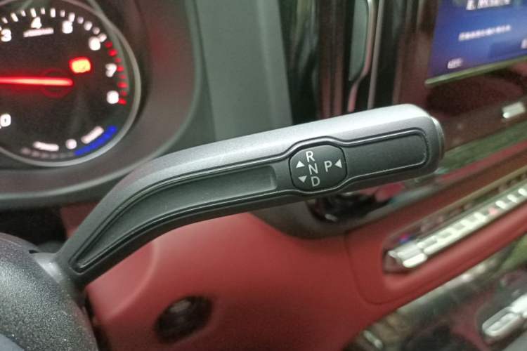 Used Mercedes-Benz Vito 2024 2.0T Business Version 7 Seats Gear Lever