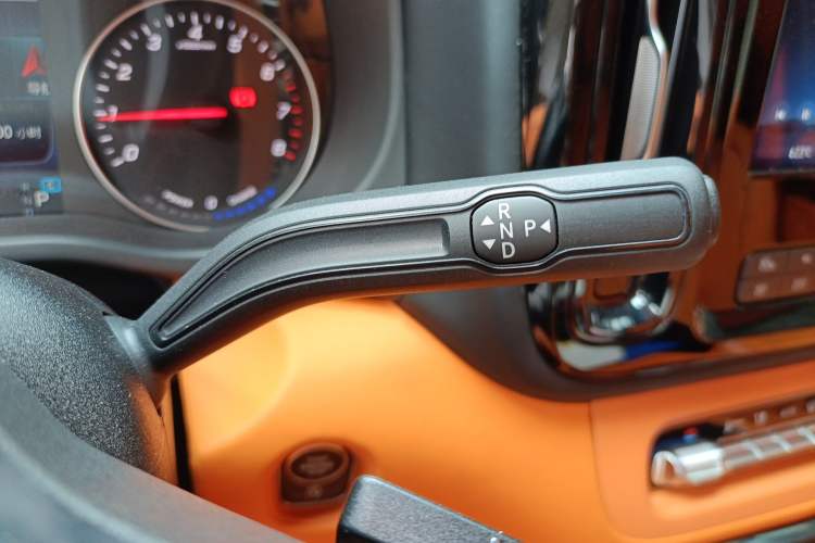 Used Mercedes-Benz Vito 2024 2.0T Business Version 7 Seats Gear Lever