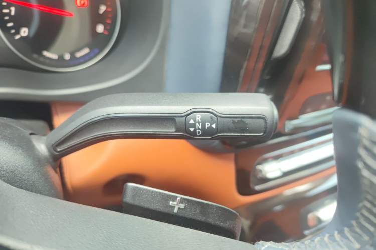 Used Mercedes-Benz Vito 2024 2.0T Elite Version 7 Seats Gear Lever
