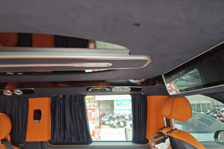 Used Mercedes-Benz Vito 2024 2.0T Elite Version 7 Seats Headliner