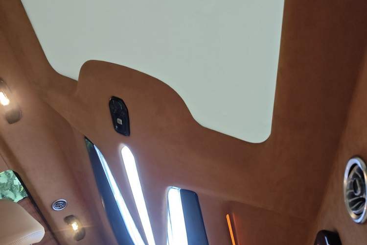 Used Mercedes-Benz Vito  Headliner