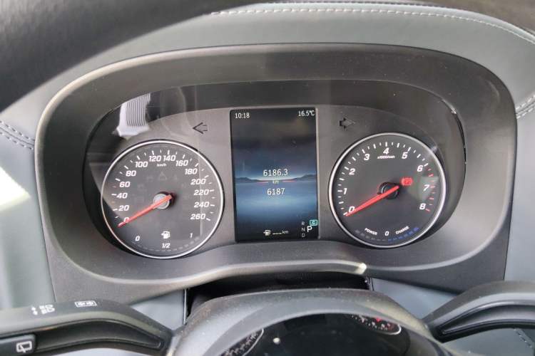 Used Mercedes-Benz Vito 2024 2.0T Elite Version 8 Seats Instrument Cluster