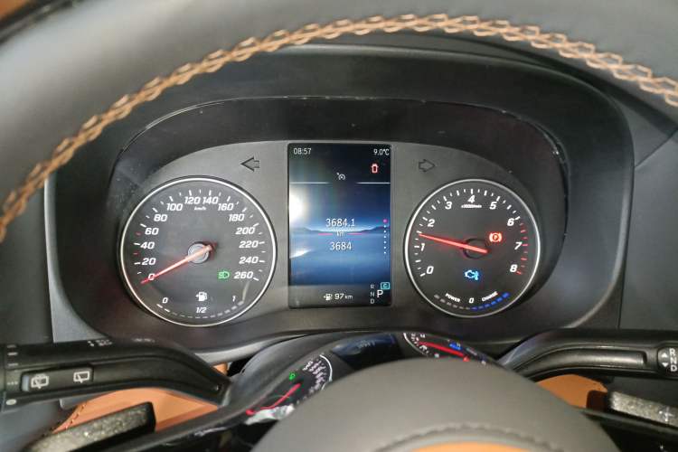 Used Mercedes-Benz Vito 2024 2.0T Elite Version 7 Seats Instrument Cluster