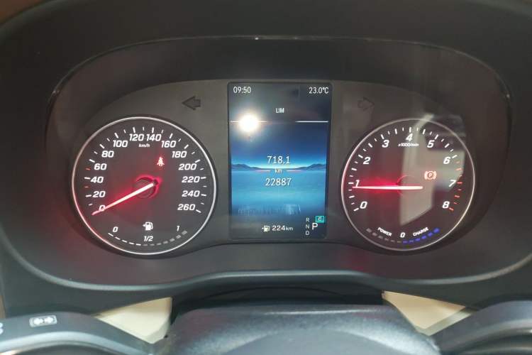 Used Mercedes-Benz Vito 2024 2.0T Elite Version 7 Seats Instrument Cluster