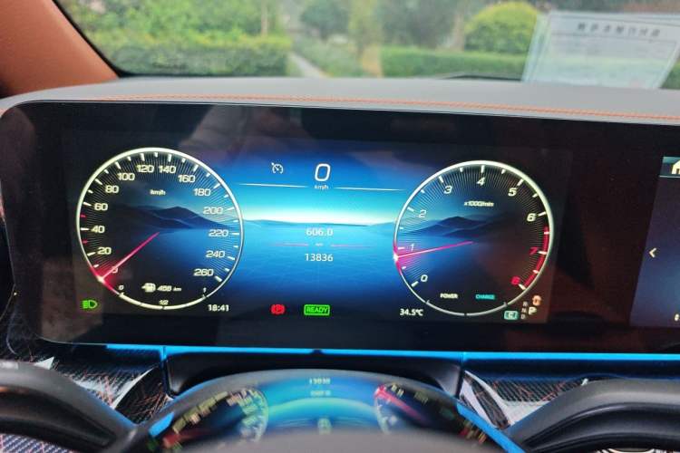 Used Mercedes-Benz Vito 2024 2.0T Elite Version 7 Seats Instrument Cluster