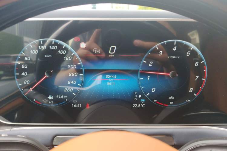 Used Mercedes-Benz Vito 2024 2.0T Elite Version 7 Seats Instrument Cluster