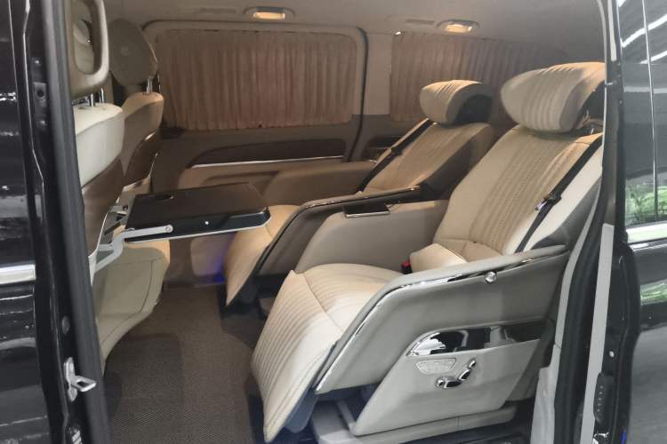 Used Mercedes-Benz Vito 2024 2.0T Business Version 7 Seats Interior 1